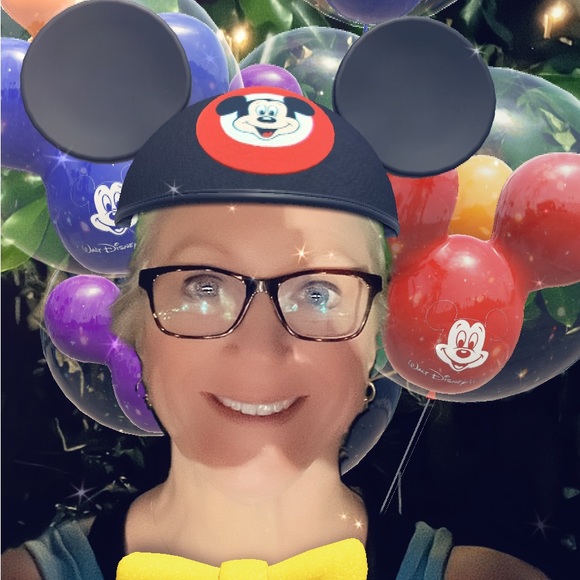 Meet your Posher, Mindy - Picture 1 of 1